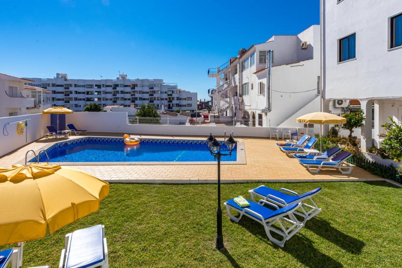 Apartamentos Carruna 阿尔布费拉 外观 照片
